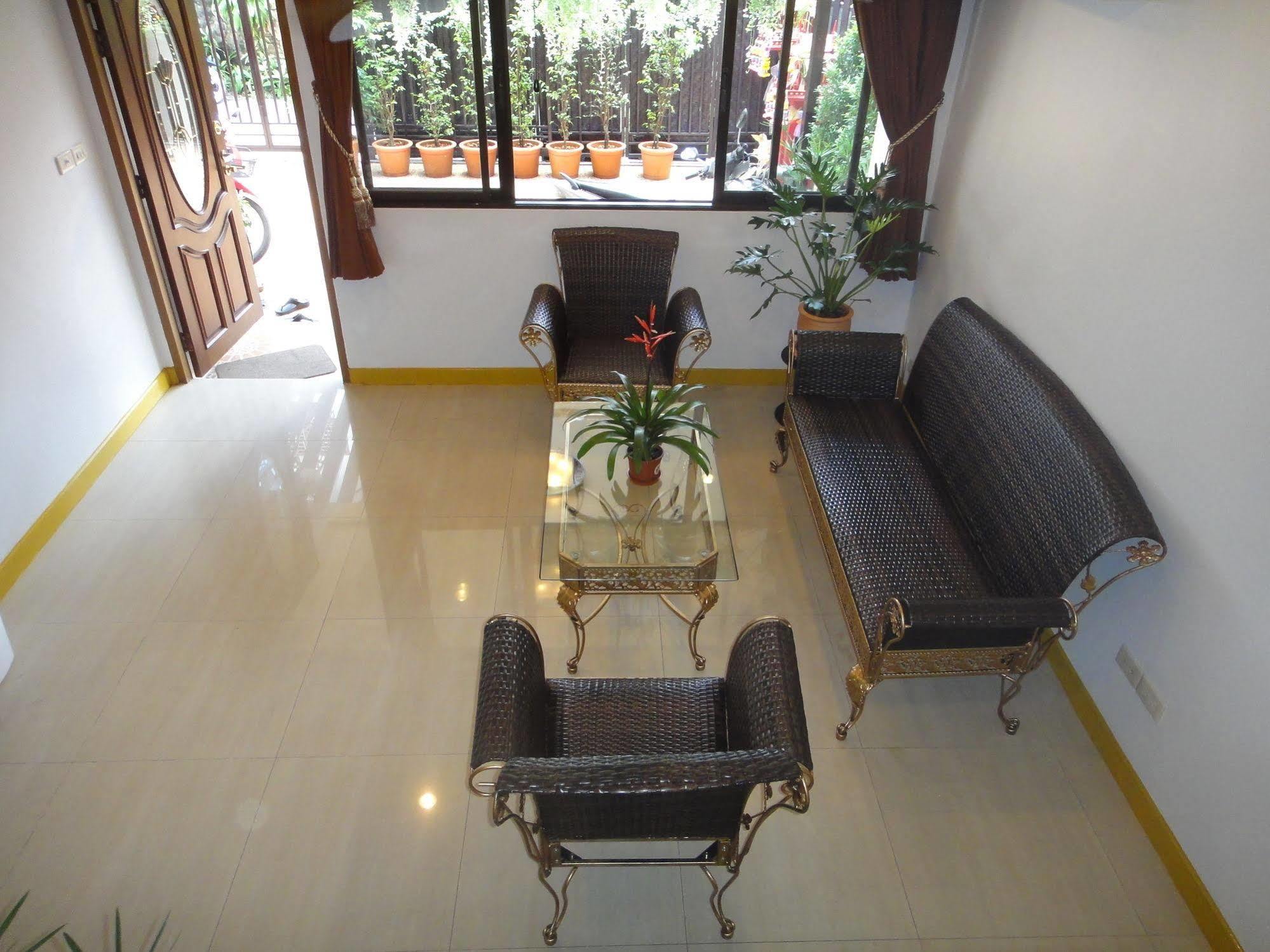 Отель Miracle Boutique Chiangmai Чиангмай Экстерьер фото